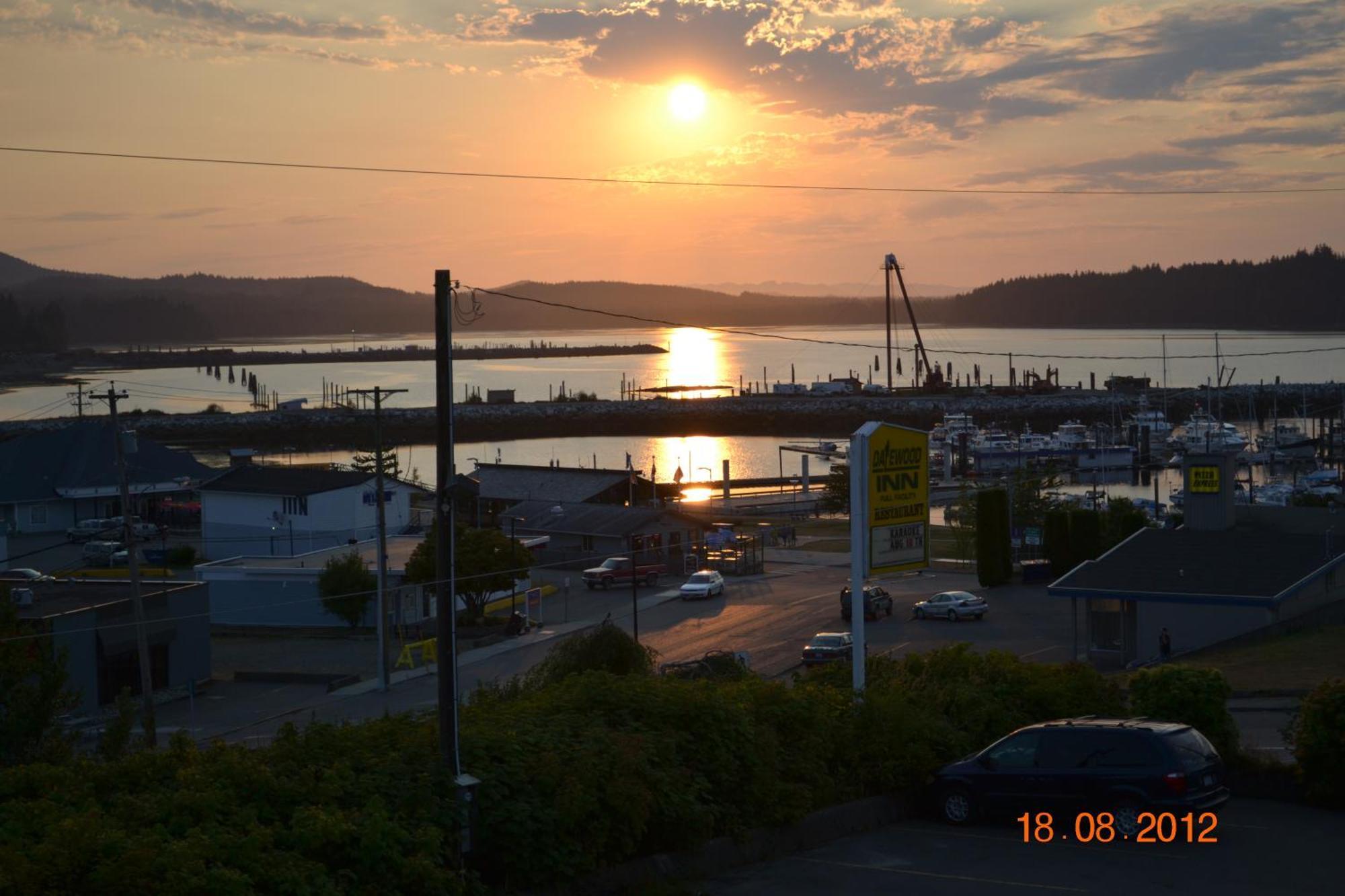 Dalewood Inn Port McNeill Exterior foto