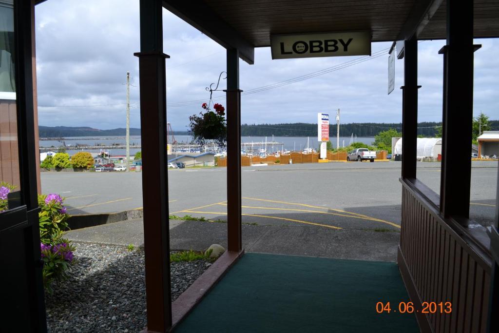 Dalewood Inn Port McNeill Exterior foto