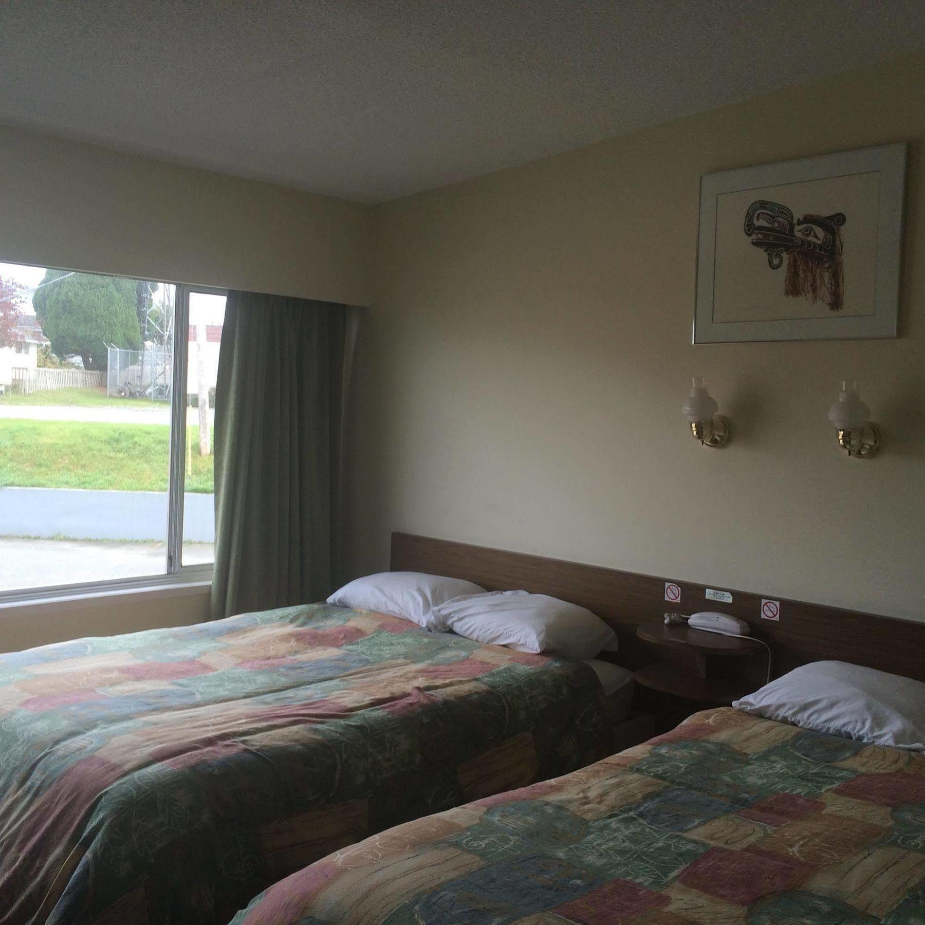 Dalewood Inn Port McNeill Exterior foto