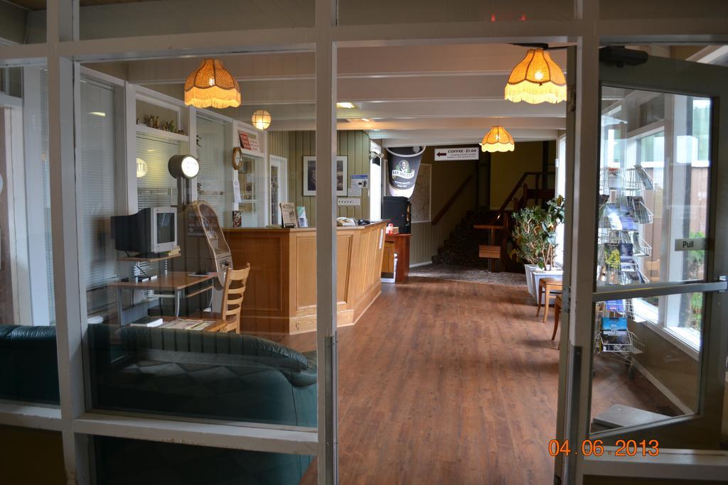 Dalewood Inn Port McNeill Exterior foto